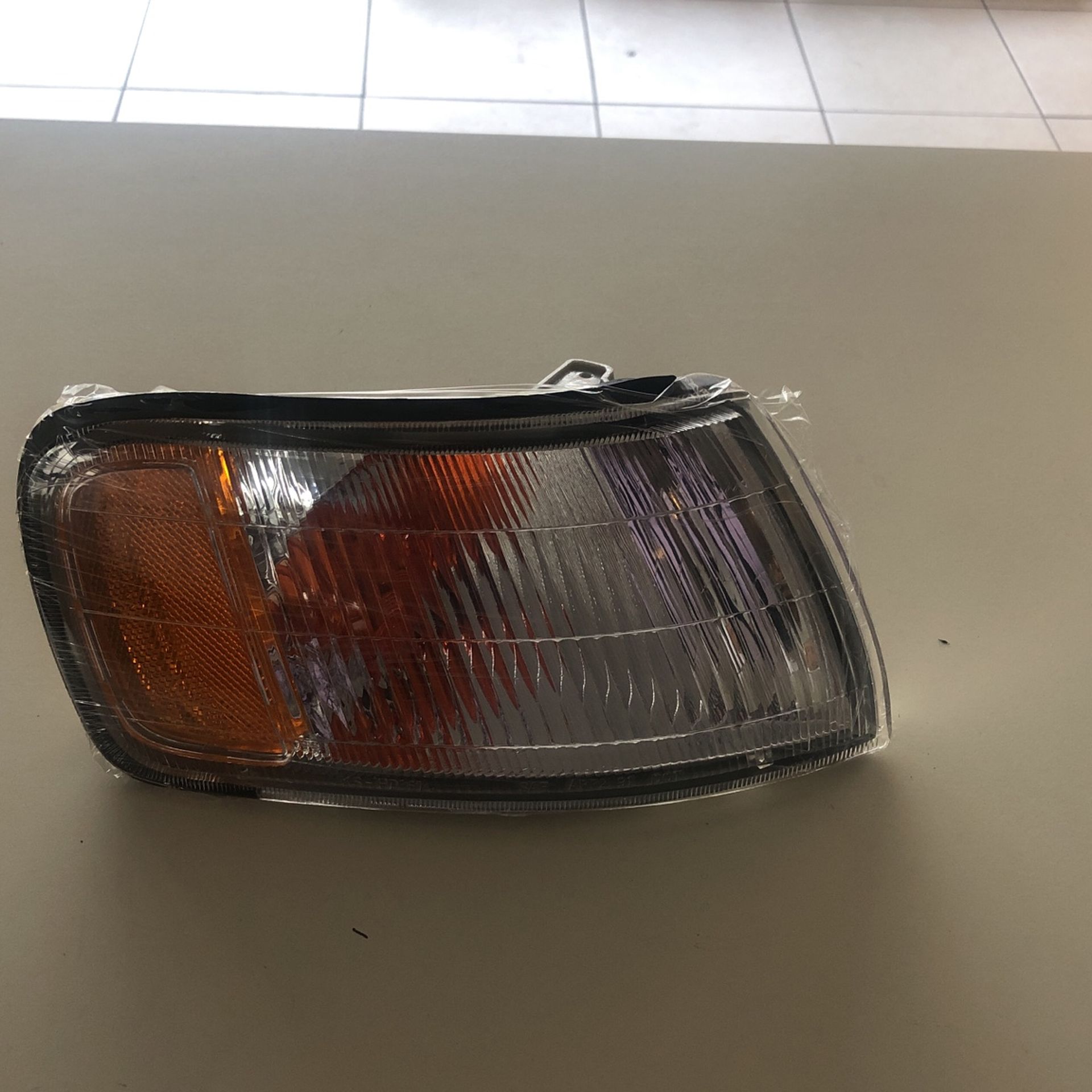 Honda Odyssey 1995 To 2003 Parking Signal Side Marker Lamp Passenger Side Assembly