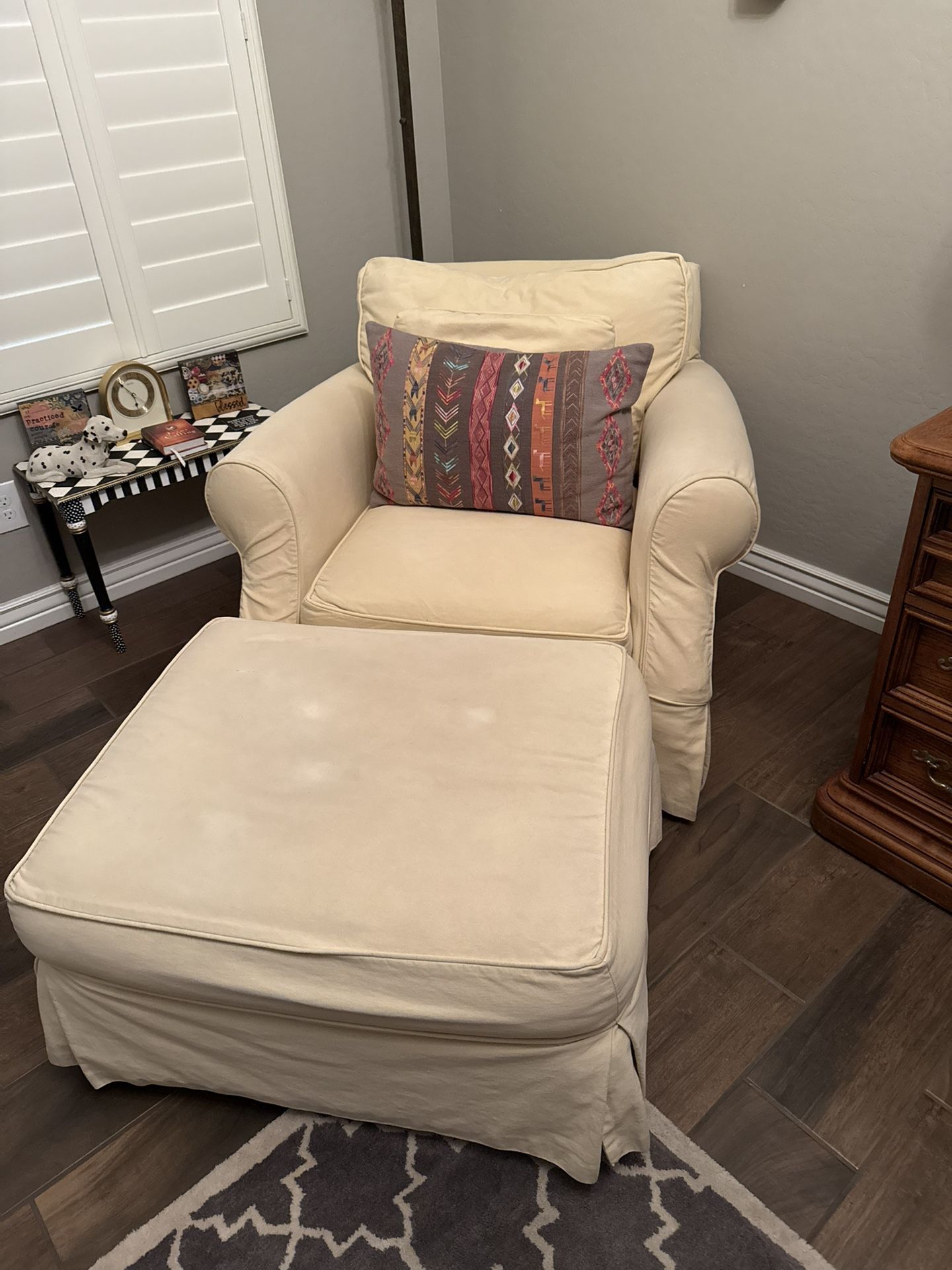 Chair With Ottoman