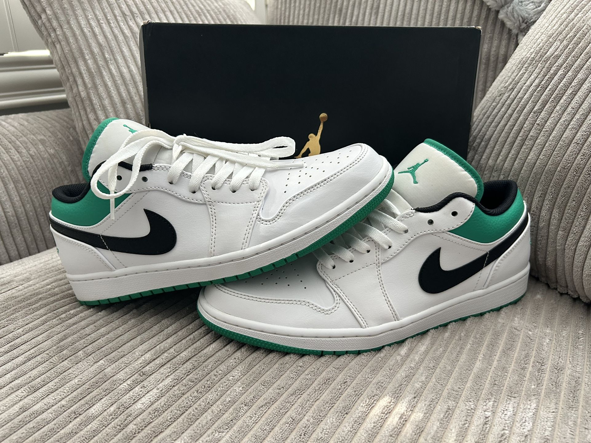 Men’s Nike Jordan 1 Low Lucky Green Size 10.5