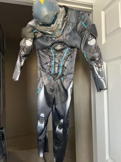 Halo Costume Lights Up With Mask