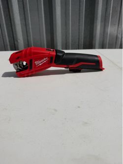 Milwaukee M12 Copper Tubing Cutter