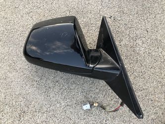 09 Cadillac CTS right hand side mirror