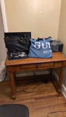 Computer desk