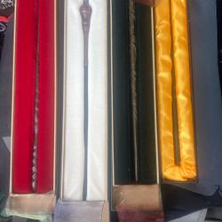 4 Different Harry Potter wands 