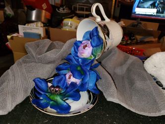 Floating Teacup