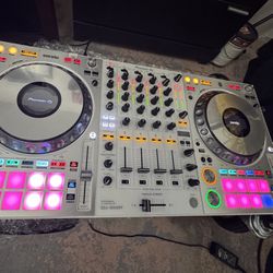 Pioneer DJ DDJ 1000 SRT READ DESCRIPTION Pioneer DJ DDJ-1000SRT DJ Controller for Serato dj Ddj-srt