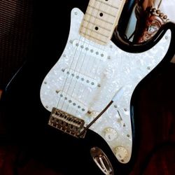 Harmony Strat D'Luxe in it's original gig bag (collectible) Great & Solid Performer, Closet Queen In New condition; May Trade