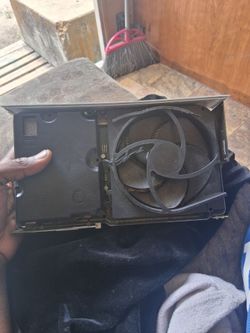 Xbox one s (for parts) powers on tho