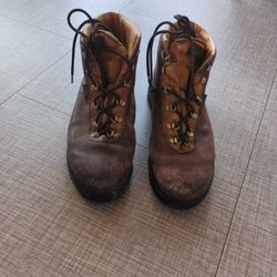 Vasque Italian Leather hiking Boots 11&1/2 M