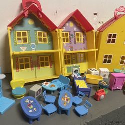 Two Peppa Pig Houses (Tribeca Manhattan)