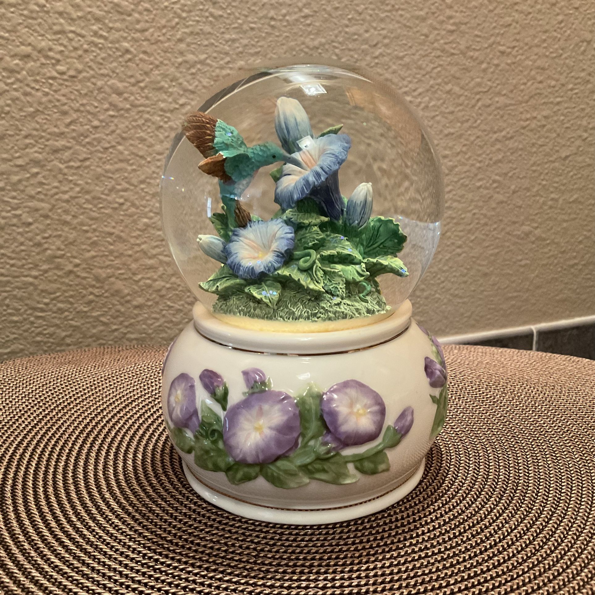 The San Francisco Music Box Company - Hummingbird snow globe