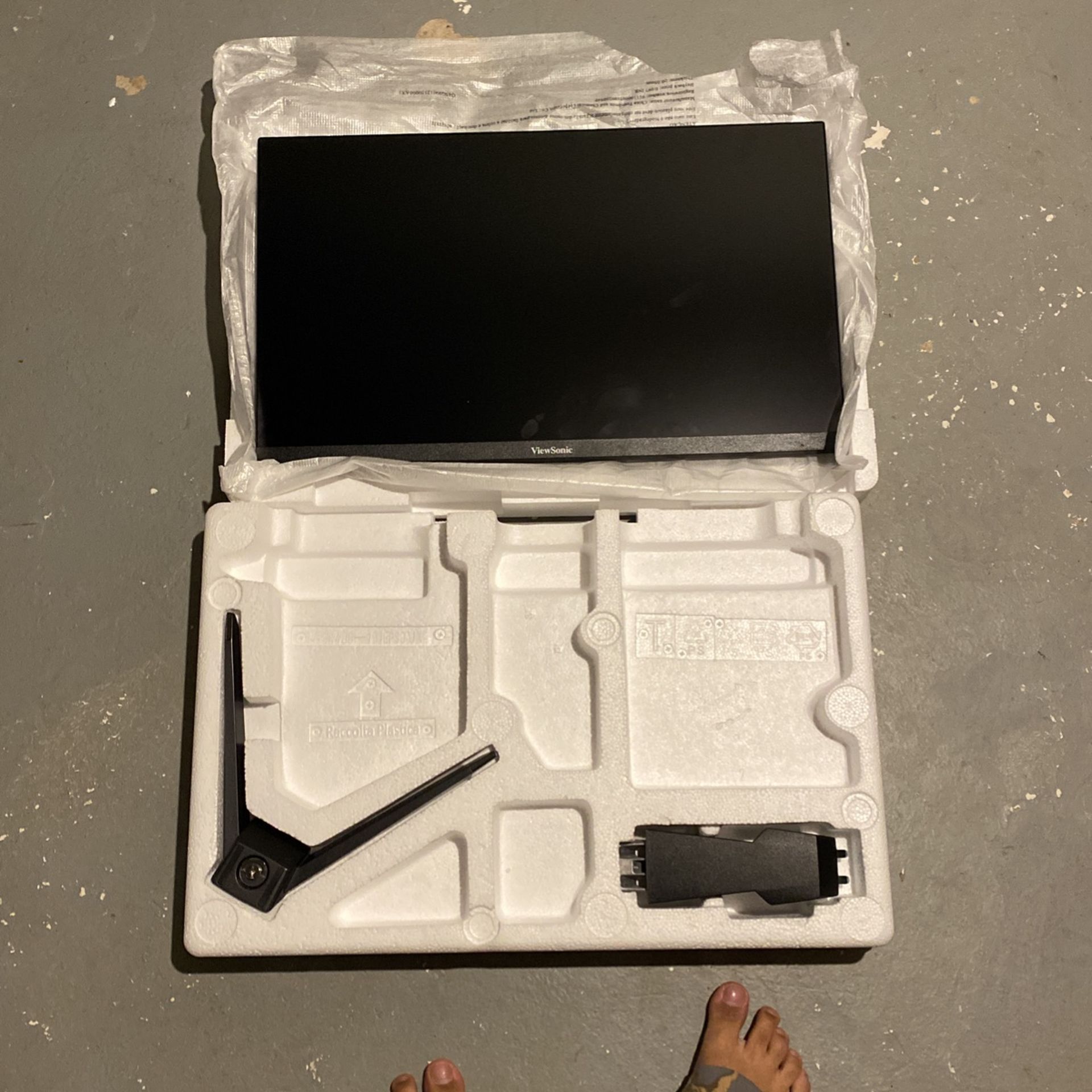 24 Inch View sonic Monitor