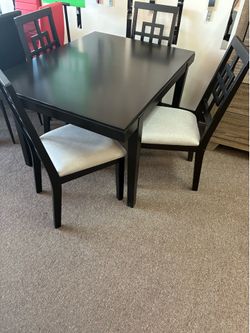 5 Pc Dining Set