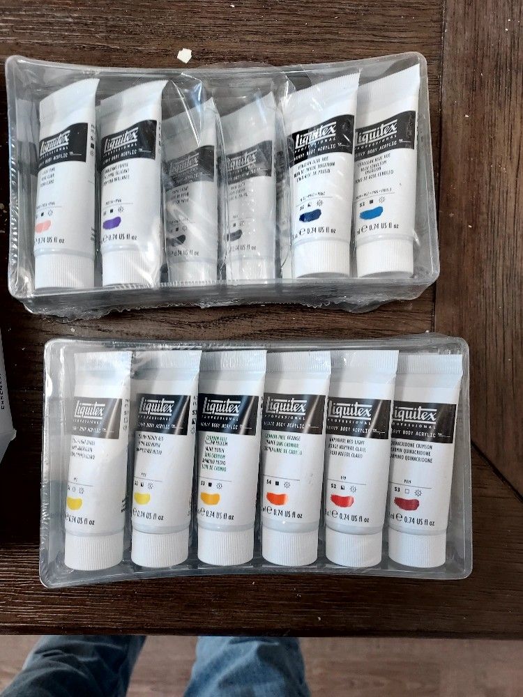 22 Liquitek Acrylic Paints