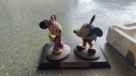Disney 40th anniversary Mickey and Minnie figurine