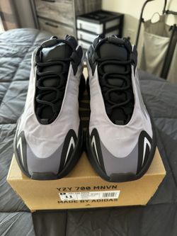 Yeezy 700 