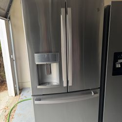 GE French Door -Ice/Water/Acero inox/ Super frío