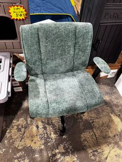 Criss Cross Chair with Wheels
