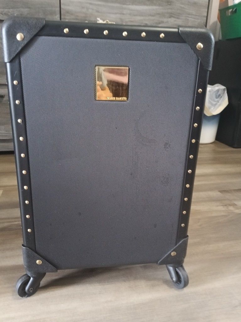 Vince Camuto Jania 2.0 Spinner Luggage