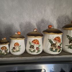 Merry Mushroom Canister Set And Full Bed 
