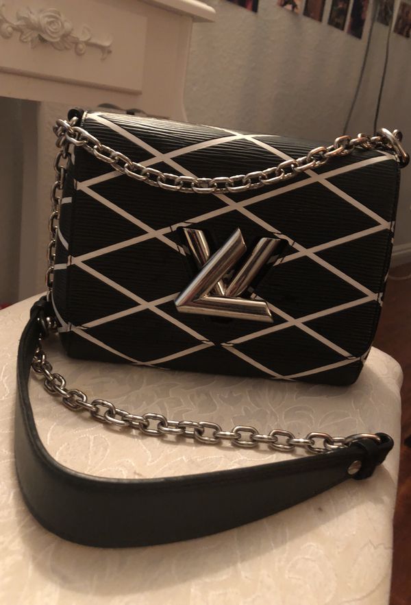 Louis Vuitton Twist Purse for Sale in Las Vegas, NV - OfferUp