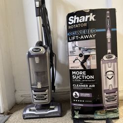 Shark Rotator Powered Lift Away Vaccum