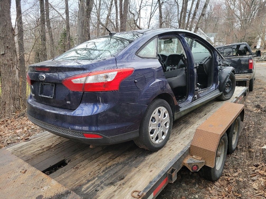 2012 Ford Focus Part Out Only Not For Sale Whole 