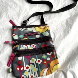 Crossbody Lily Bloom