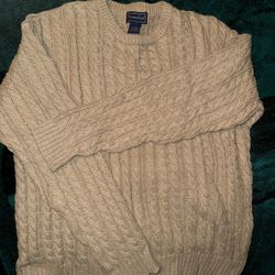 Women’s Knitted Sweater Medium 