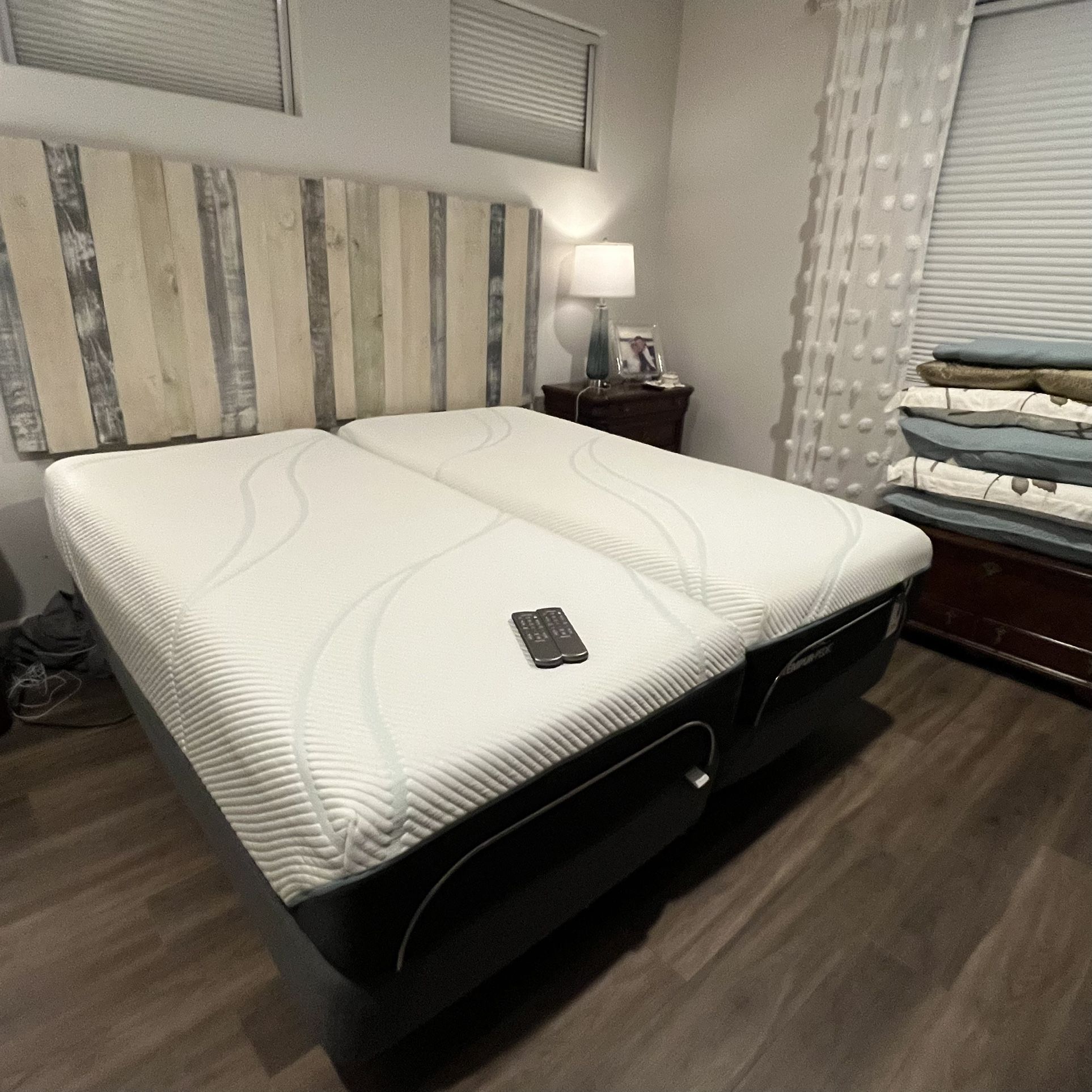 Tempurpedic Split King Adjustable Bed for Sale in Ferndale, WA OfferUp