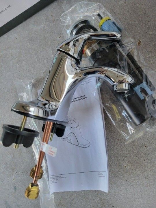 New Seasons Chrome Anchor Point 4 in. Centerset Single-Handle Bathroom Faucet With Pop-Up Drain. Missing Original Box!