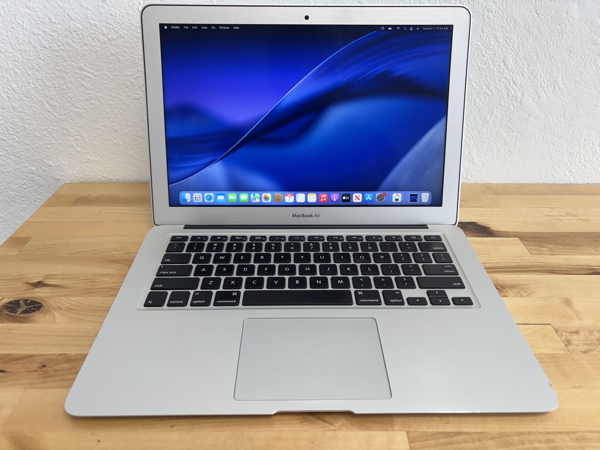 2017 13-inch MacBook Air 128GB / 8GB Core 1.8 Core i5