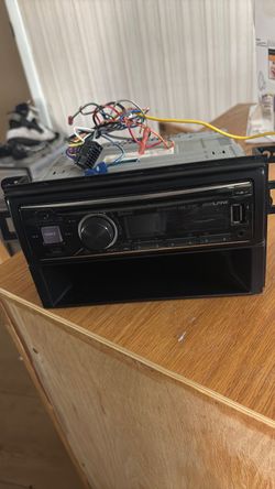 Alpine CDE-143BT Car CD Receiver