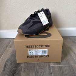 Yeezy Boost 700 Black