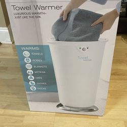 Brookstone Towel warmer