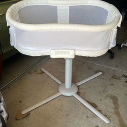 Halo Bassinet – Gently Used