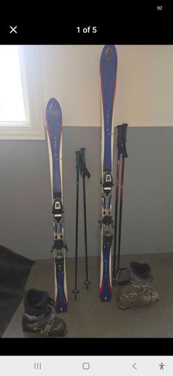 Downhill skis