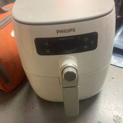 Air fryer brand you has the box took it out to take pictures