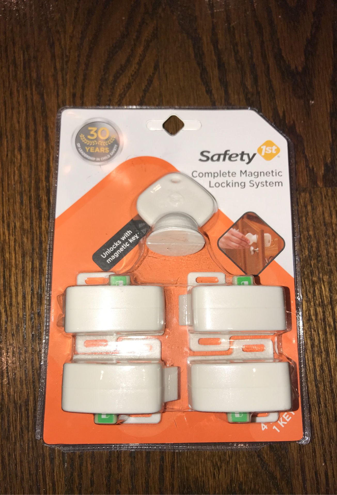 Safety 1st Complete Magnetic Locking System 4 locks 1 keys