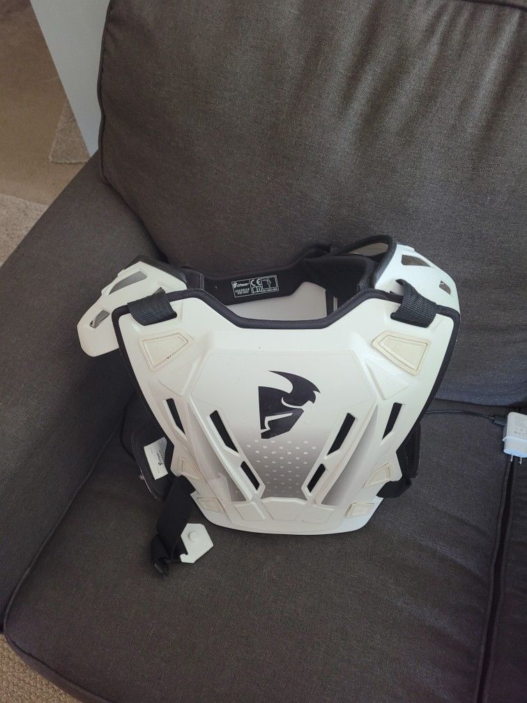 Boys Dirtbike Chest Gear Size M/L.
