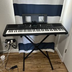 Yamaha Electric Keyboard