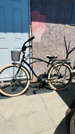 Beach cruiser bike