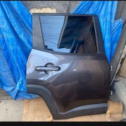 Jeep Renegade Door Right Rear 18thru22 Factory Oem Complete  