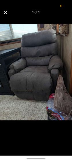 2 Recliner chairs