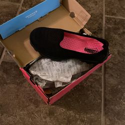 Skechers Size 7, $30