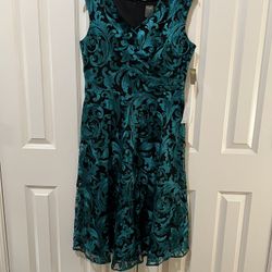 New Taylor Size 12 Dress In Spruce