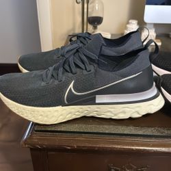 Mens Size 13 Nike Shoes 