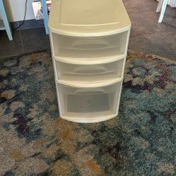Plastic container