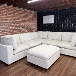 Delivery Available Thomasville Lowell 6pc Sectional sofa couch retails 2000