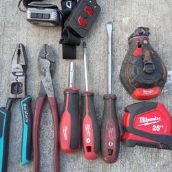 Milwaukee Tools 1 Klein Tool And Head Light Is Rechargeable 